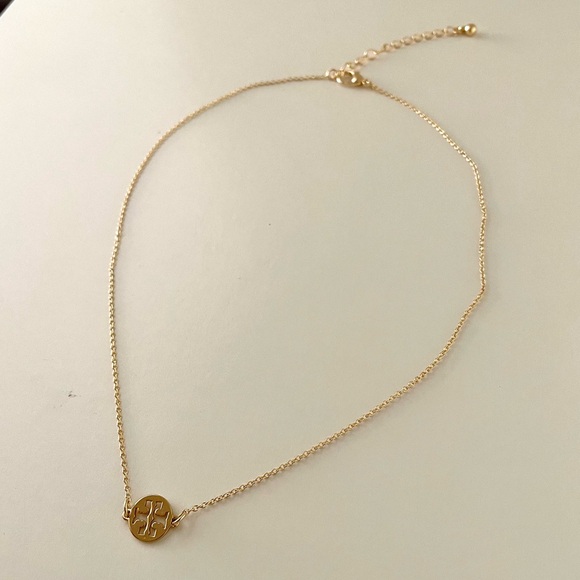 NWOT Tory Burch Delicate Gold Necklace - Picture 4 of 4